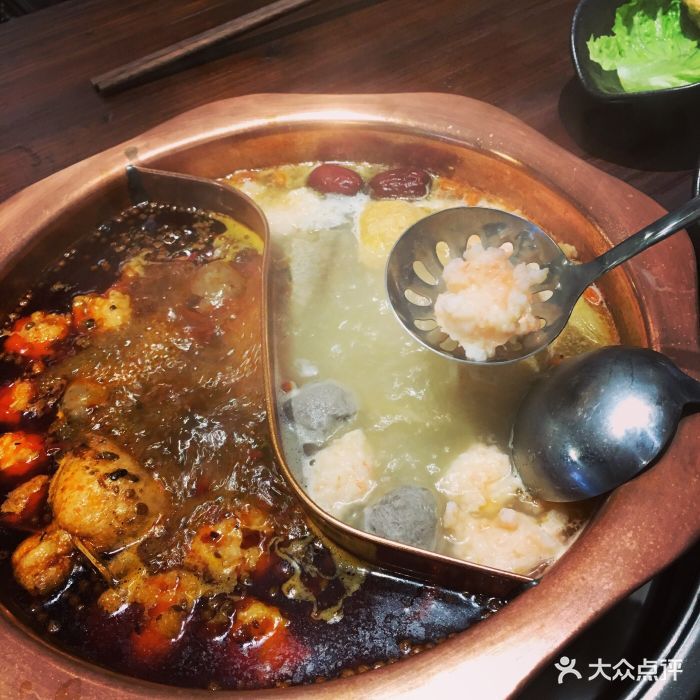 在湖濱商業(yè)街，遇見(jiàn)熱辣純粹的溫存——楊單純私房火鍋探味記
